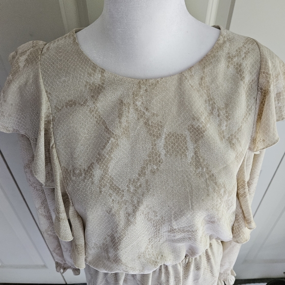 Banana Republic Smocked Ruffle Tan Snake Print Long Sleeve Dress Size Medium - Picture 3 of 13
